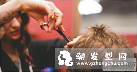 剪发前沟通好,就不怕剪发后悔,先确认好双方的想法是否一致再下手,便能避免失误