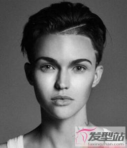 女生短发背头造型 冷艳酷炫帅过男票