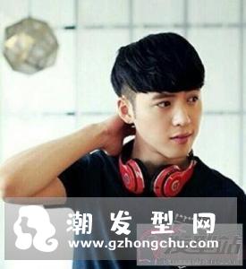 男生齐刘海无鬓角发型 既耍得了帅又卖得了萌