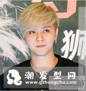 斜庞克男生发型 成熟稳重实在太帅了