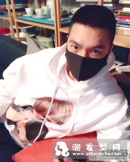 李敏镐寸头照片曝光 再次证明寸头是检验颜值的最高标准！