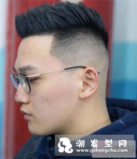 男生发型两面铲光 提升颜值毫无压力