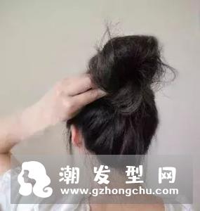 直发丸子头扎法步骤图解