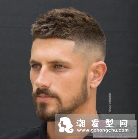 男士寸头变奏版Textured Crop发型 比一般短发更多岀了侧层清爽易打理