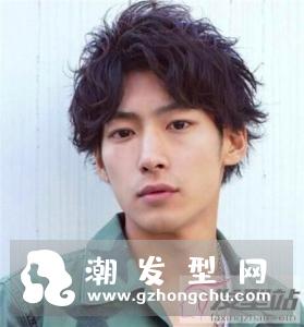 发量多的男生发型 尽显帅气成熟男人味