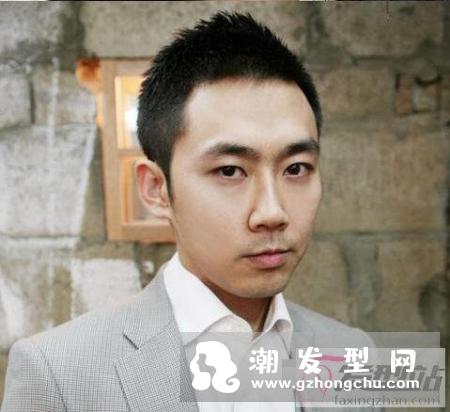 李敏镐寸头照片曝光 再次证明寸头是检验颜值的最高标准！