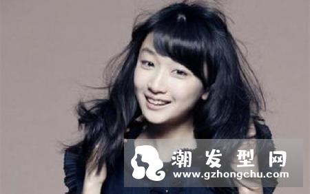 欧阳娜娜长发发型图片 彰显青春活力