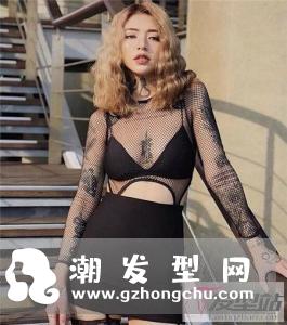 2019最火的中长头发预测 性感齐锁骨烫发惹人注目