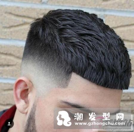 男生发型锅盖头铲两边 欧美Textured Crop发型超流行