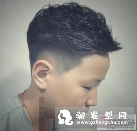 学生发型男生发型 短发除了有气质还非常帅气