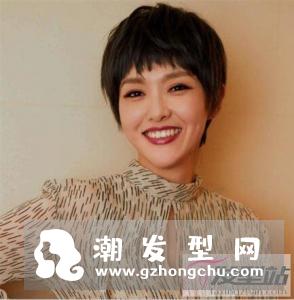 女生复古风短发发型 韵味十足令人过目不忘