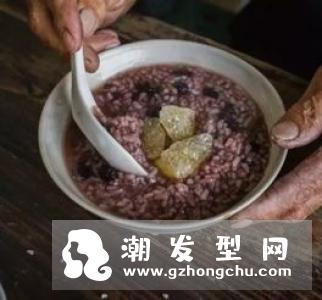 吃桑葚长头发吃多少 什么人不能吃