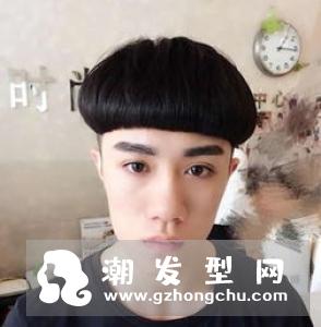 男士短发寸头铲两边 今年男生就流行这种发型