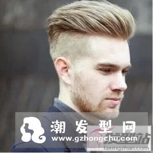 两边剃掉中间蓬松的发型 不仅帅气还好打理