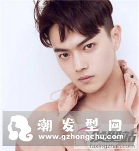 中学生发型男铲两边 帅气阳光做校园系男神