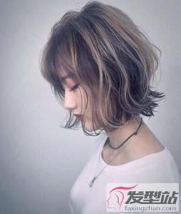 人鱼卷短发非常适合年轻女生,让脸型愈发瘦削
