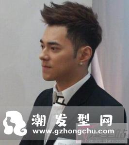 男生小飞机发型 独特吸睛魅力四射