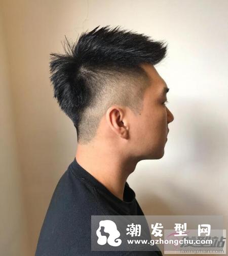 不同款式的纹理剪裁作品