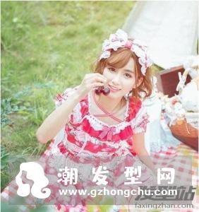 戴上珍珠发箍,轻松打造淑女范