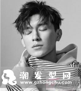 短碎发男生帅气发型 炫酷有型异性超喜欢