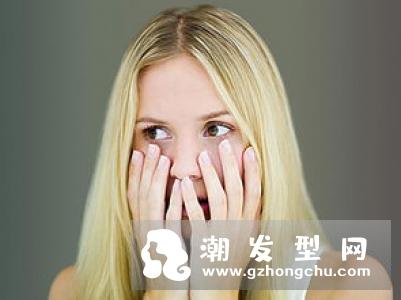 每天掉头发多少正常？一招教你辨别是否正常掉发！