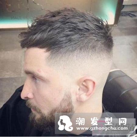男士寸头变奏版Textured Crop发型 比一般短发更多岀了侧层清爽易打理