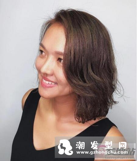 齐肩短发烫发发型 16款超修饰脸型及肩短卷发美翻天