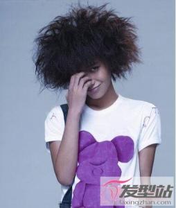 女生短发爆炸头发型 超个性发型展现你的另一面