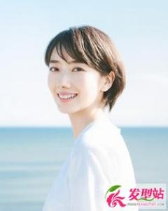 日系女生短发发型 干练清爽很显气质