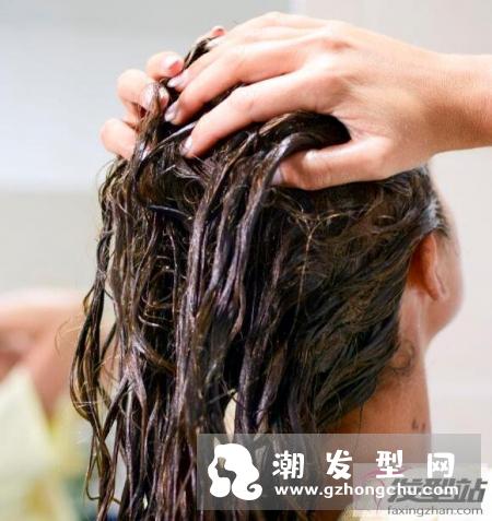 白发染黑如何不伤头发 染发之前必须需要注意的的细节你知道吗