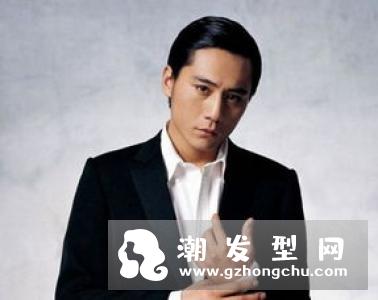 简约却帅气十足,让男生更加富有魅力