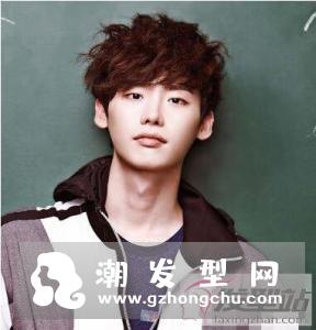 小眼睛男生适合的发型 帅气减龄点亮迷人双眼