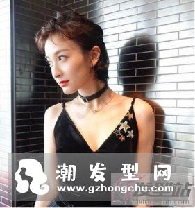女生短碎发发型 层次感鲜明摆脱沉闷和繁重
