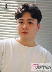圆脸男生适合什么发型 阳光又帅气的圆脸男生发型