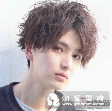 男生烫什么发型帅气 男神“日系烫”种草
