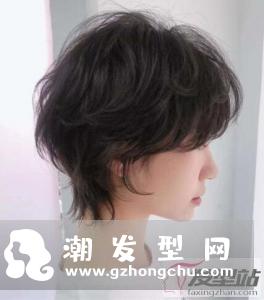女生燕尾头短发 发尾这样剪超显个性
