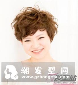 纹理烫女生短发发型 灵动减龄晋升潮流达人