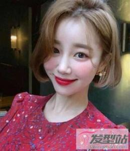 女生短头发烫什么头型好看 灯笼烫发减龄又俏皮
