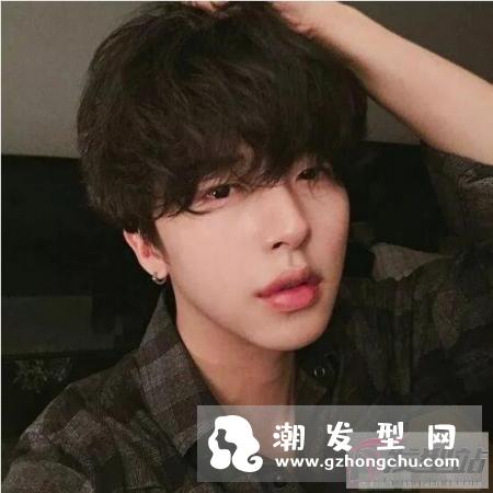 男生短发精神帅气发型 靠发型也能轻松打造型男