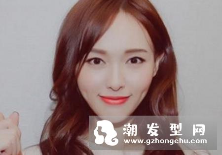 枫叶红发色显黑吗 怎么避免显肤黑