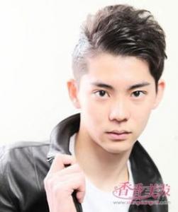 女士侧背头短发发型 帅起来比男生还有气场