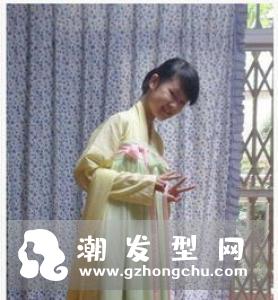 戴上发饰穿上汉服,有着与众不同的小清新