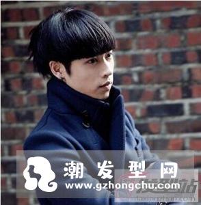 男士盖头发型 一款帅气又显气质的男士短发