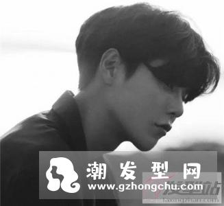 潮男今年流行发 帅气心形刘海