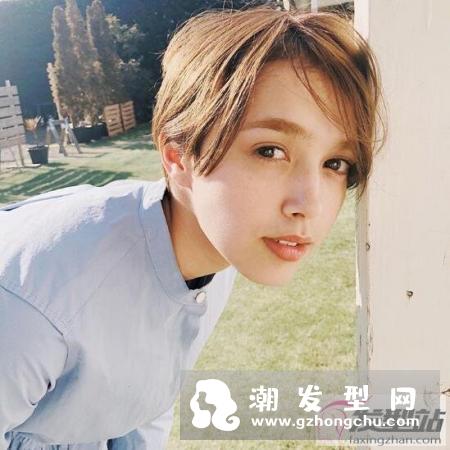女生空灵系男孩风短发 耳下1公分美到仙气爆棚！