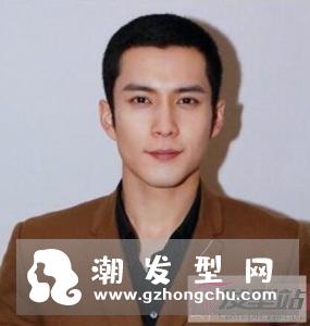 中年男士适合的短发 简约干练做个帅大叔