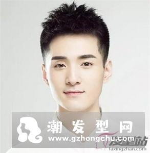 圆脸男生适合什么发型 阳光又帅气的圆脸男生发型
