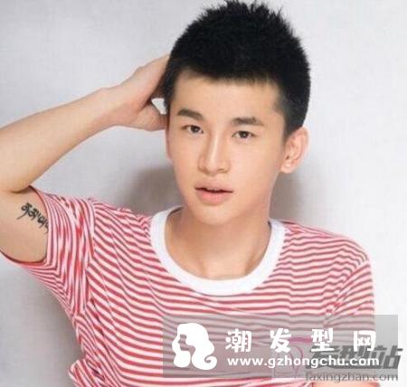 李敏镐寸头照片曝光 再次证明寸头是检验颜值的最高标准！