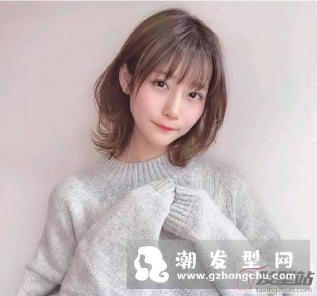 长发不想剪太短,以及短发留长到了尴尬期的女生,可以试试今天这几款发型