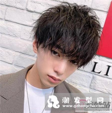 男生烫什么发型帅气 男神“日系烫”种草